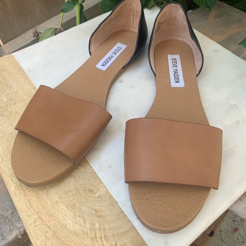 Steve Madden sidestep sandal cognac and black